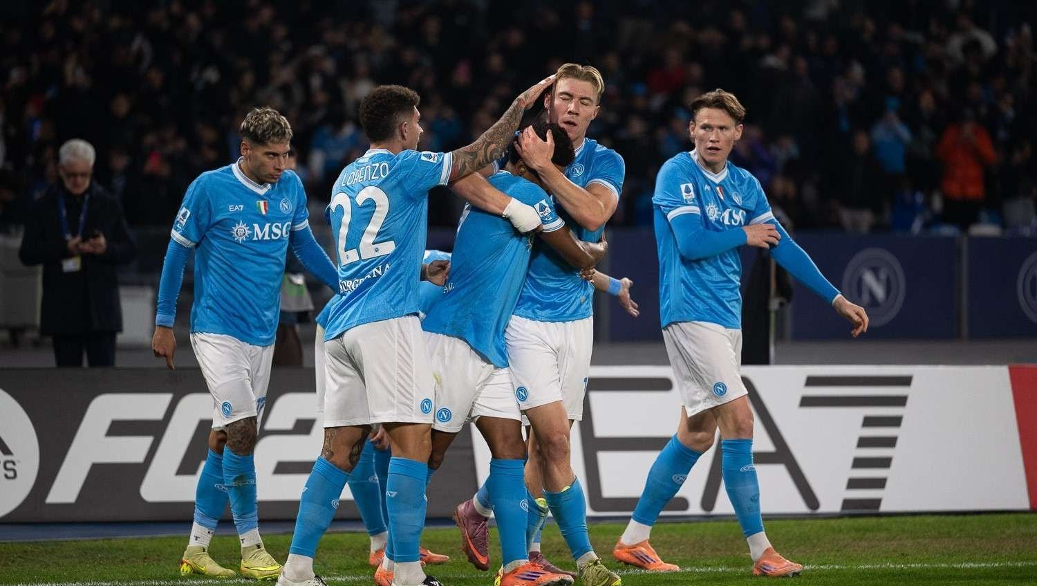 Napoli Kembali Puncaki Klasemen Usai Kalahkan Juventus 2-1