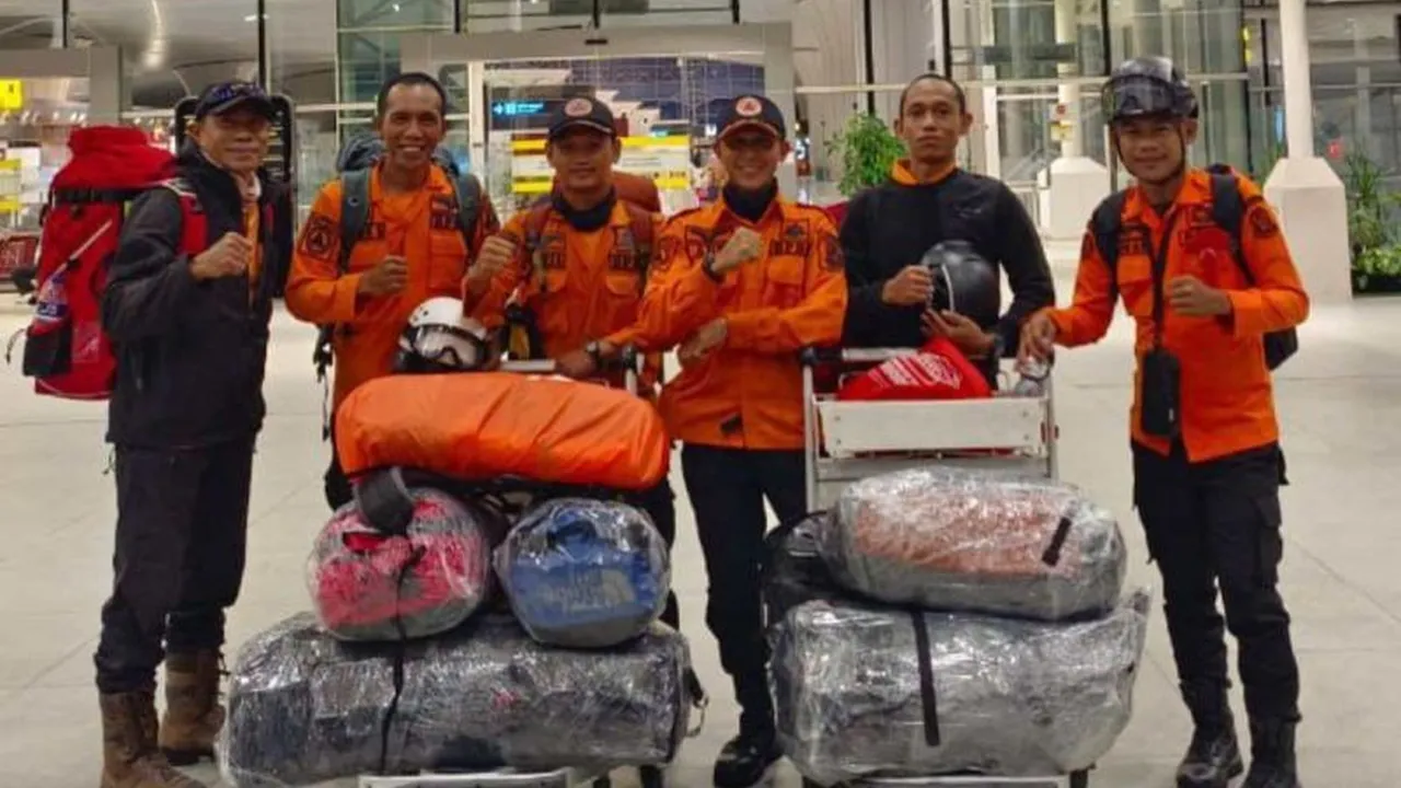 Solidaritas Nasional, BPBD Makassar Kirim Relawan Bantu Korban Banjir di Tiga Provinsi