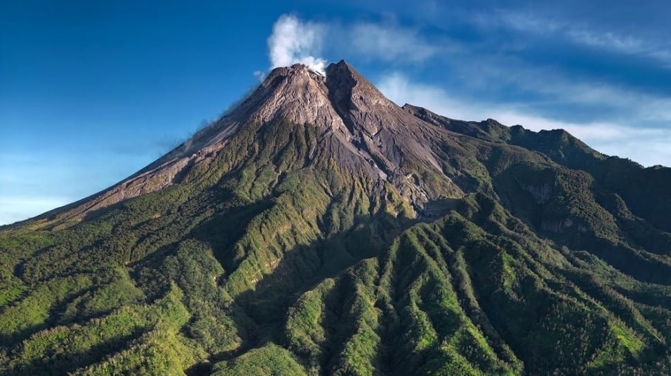 Gunung Merapi Berstatus Siaga, Aktivitas Pendakian Belum Diizinkan