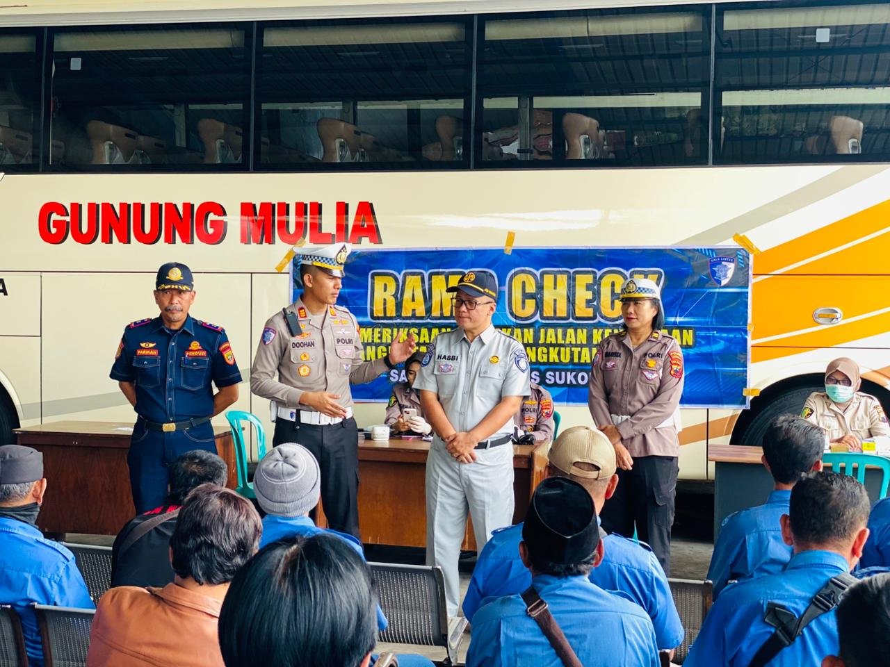 Perkuat Keselamatan Transportasi Jalan, Tim Pembina Lalu Lintas Gelar Ramp Check di PO Gunung Mulia Sukoharjo