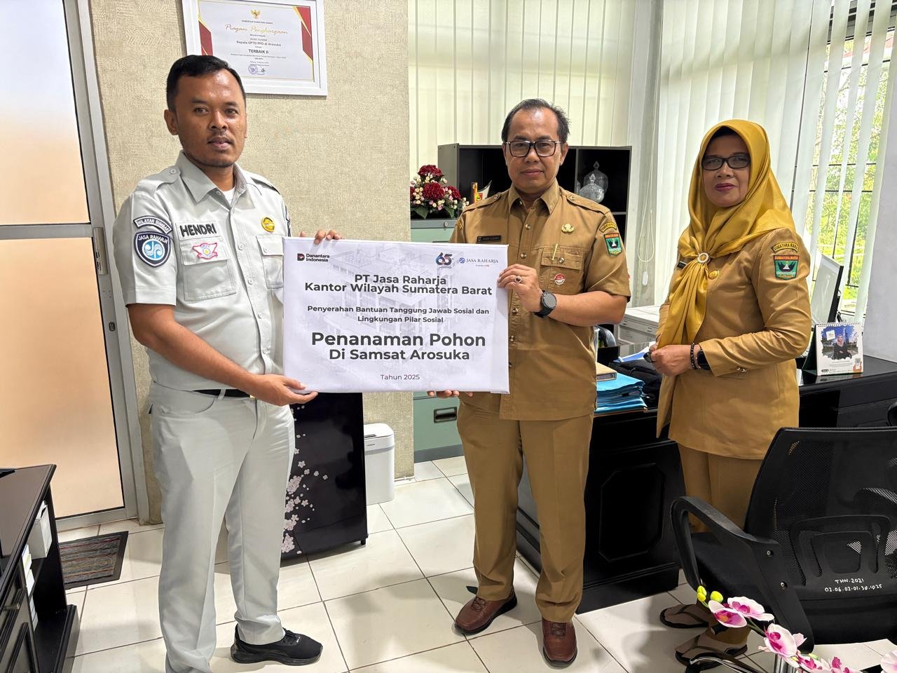 Aksi Hijau Jasa Raharja Cabang Solok melalui Program Penanaman Pohon