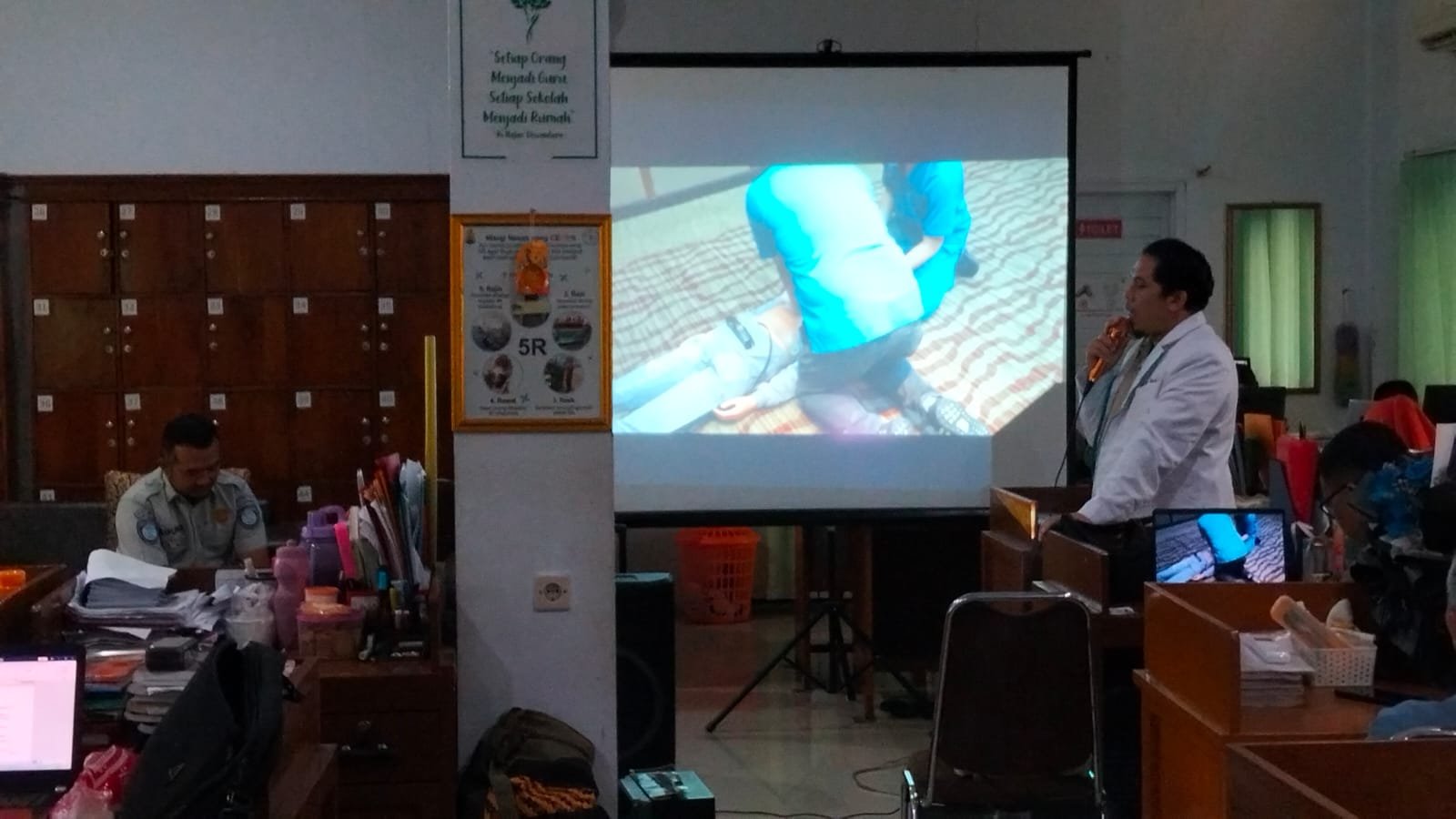 Sinergi Jasa Raharja dan RS Hamori Bekali Guru SMKN 1 Subang Keterampilan Pertolongan Pertama Gawat Darurat