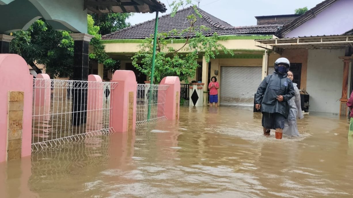 Curah Hujan Tinggi Sebabkan Banjir 1 Meter di Welahan, Jepara, Jateng