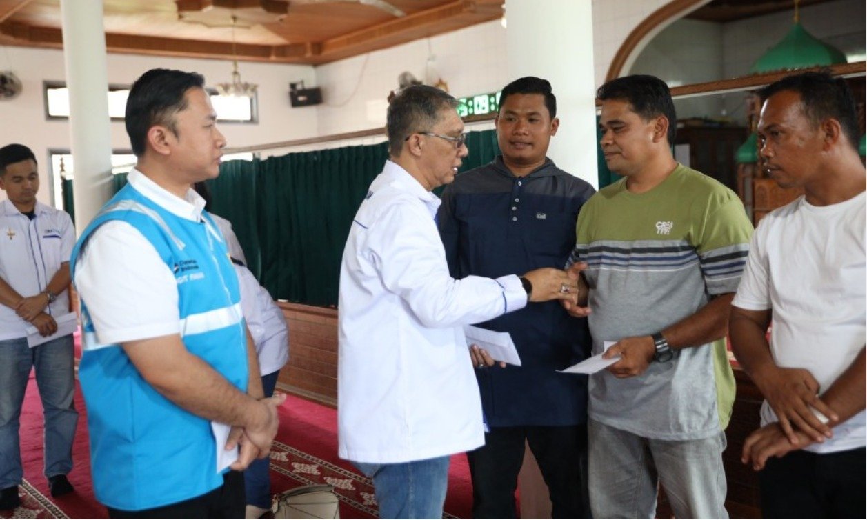 Bersama Forum BUMN Riau Jasa Raharja Kunjungi dan Bagikan Bantuan Korban Banjir di Agam Sumbar