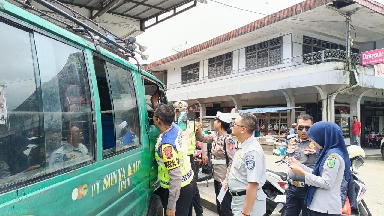 Pastikan Kelaikan Angkutan Umum, Jasa Raharja Ikut Ramp Check Ops Patuh Kapuas 2026 di Bengkayang
