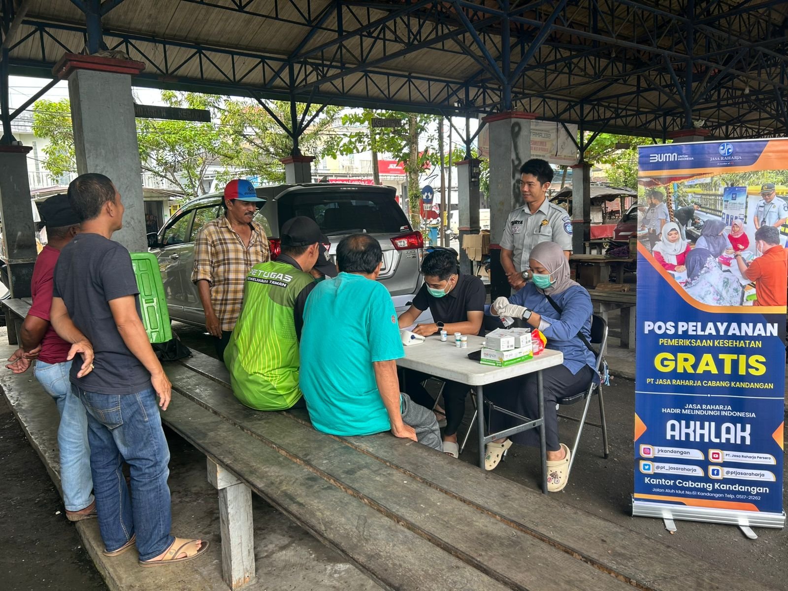 Jasa Raharja Hadirkan Layanan Pengobatan Gratis untuk Masyarakat di Terminal Kandangan