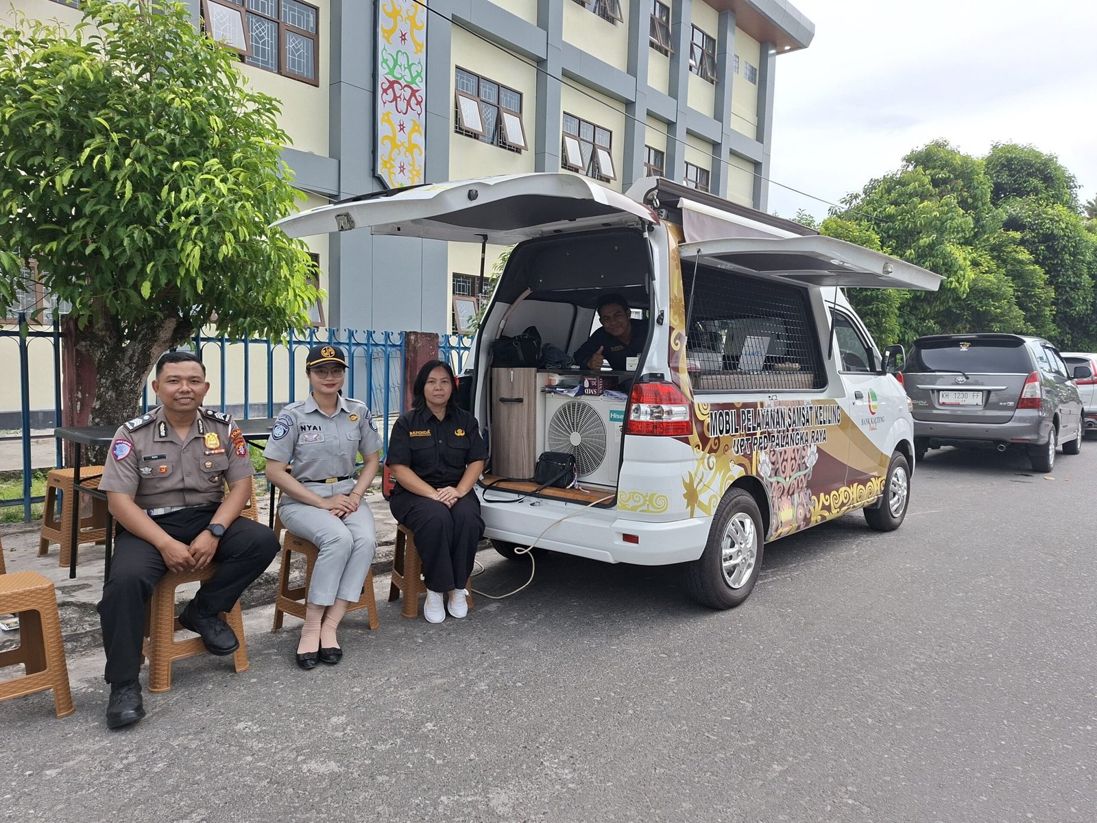 Samsat Keliling Ngabuburit Hadir di Pasar Ramadan, Permudah Masyarakat Kalteng Bayar Pajak Kendaraan