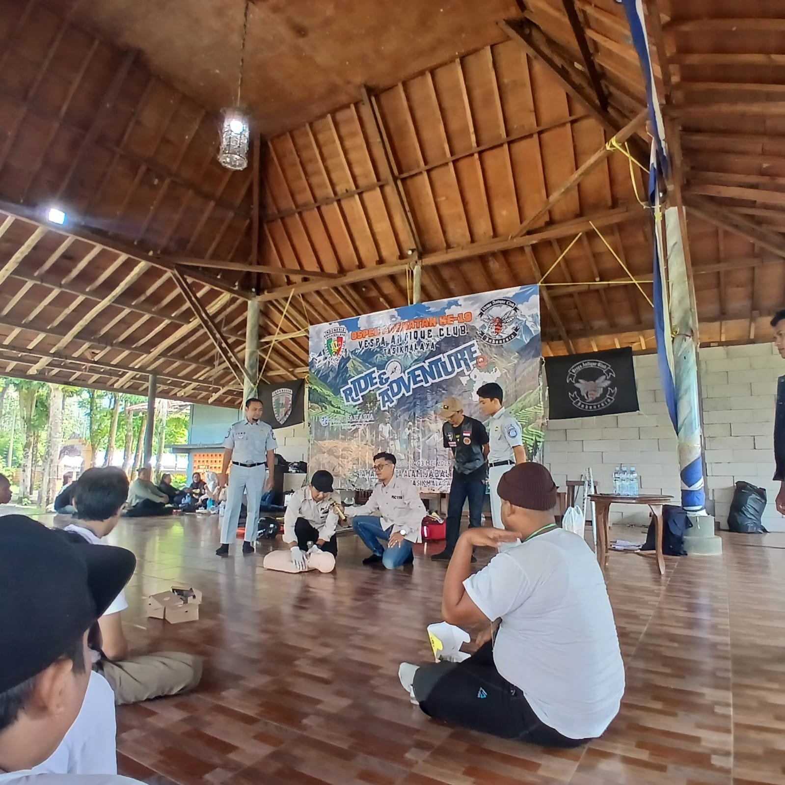 Jasa Raharja Tasikmalaya Berikan Sosialisasi PPGD kepada Komunitas Vespa Antique Club (VAC) Tasikmalaya