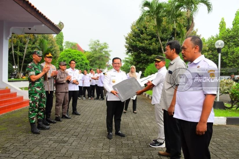 Puluhan Mobil dan Motor KDKMP Dibagikan Ke Titik Desa, Plt Bupati Pekalongan Tegaskan Untuk Digunakan