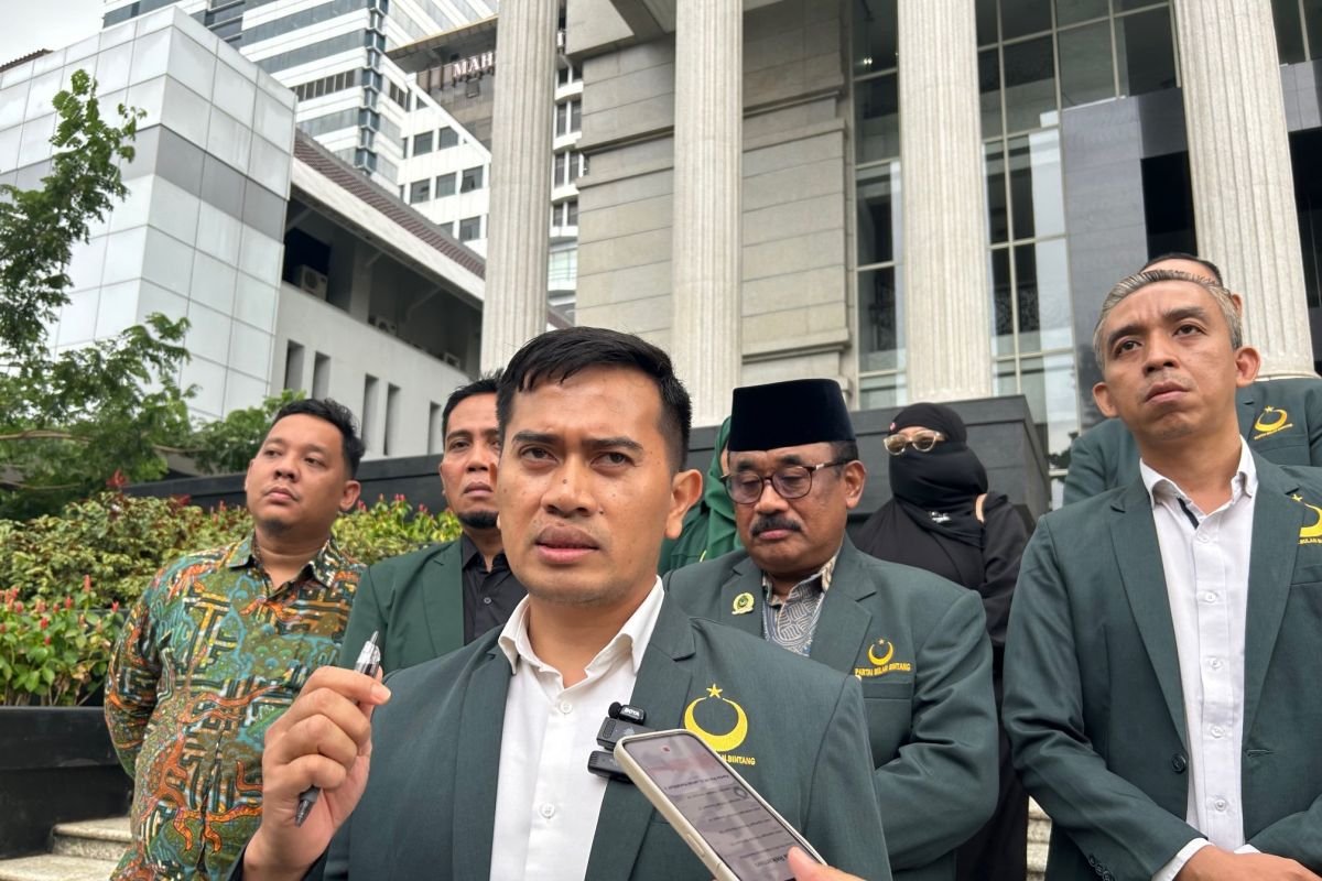 Sidang Perdana PBB di MK, Kewenangan Menkum Dipersoalkan