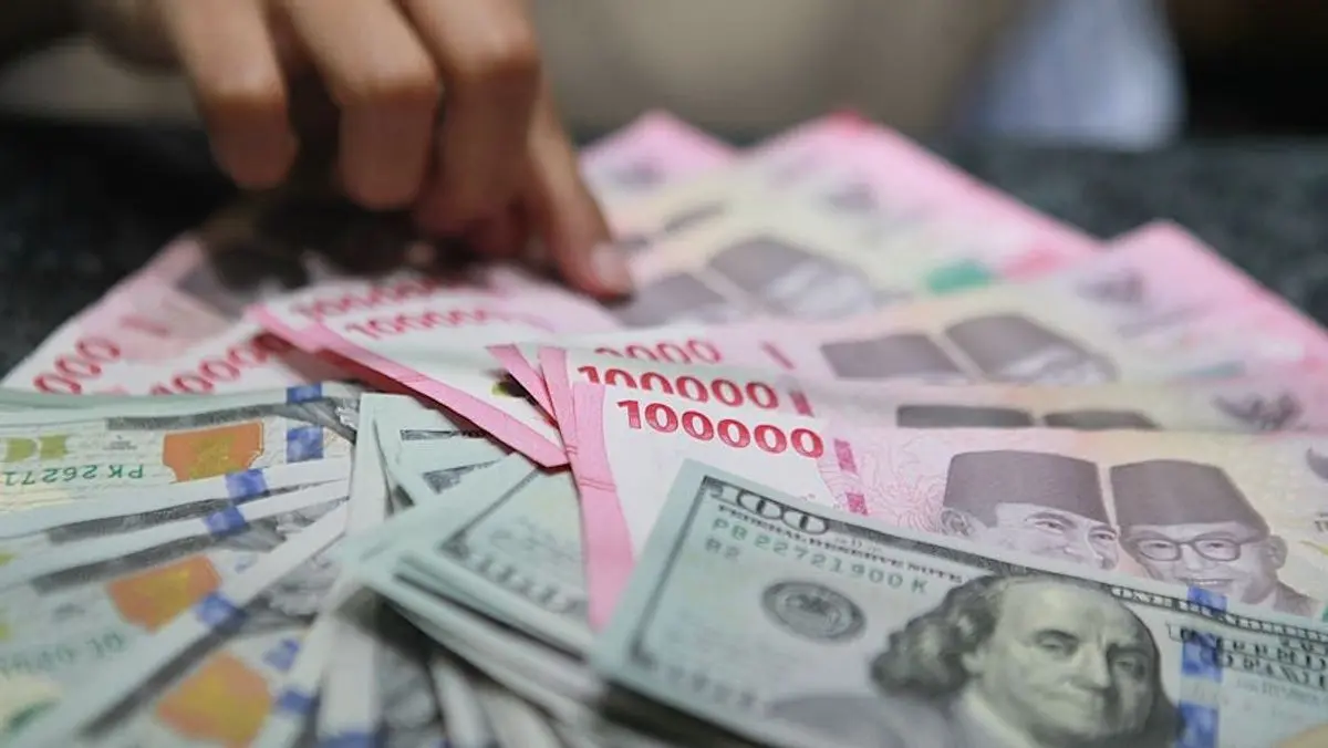 Kurs Rupiah Pagi Ini Terkoreksi 35 Poin ke Posisi Rp17.417