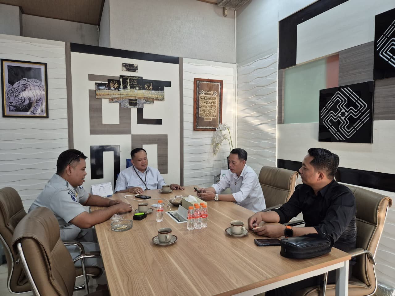 Diskusi Penambahan Layanan Drive Thru Samsat Ciamis Untuk Meningkatkan Kemudahan Dan Kepatuhan Wajib Pajak