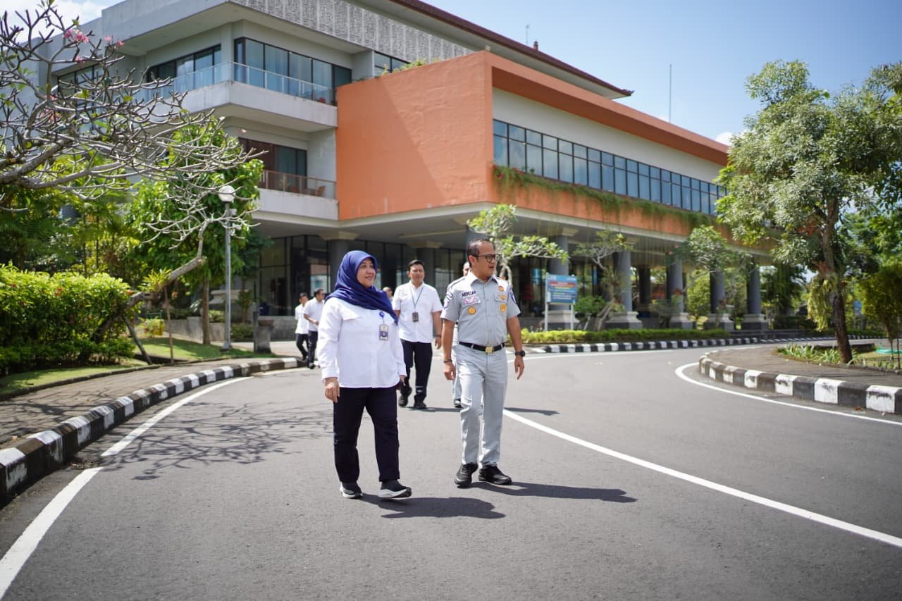 Perkuat Sinergi Keselamatan Transportasi, Jasa Raharja Bali Jalin Kolaborasi dengan Poltrada Bali