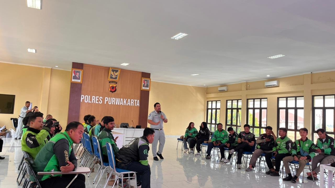 Polres Purwakarta bersama Jasa Raharja Purwakarta dan GAOP Gelar Kampanye Keselamatan Berbasis Digital melalui Aplikasi JRku