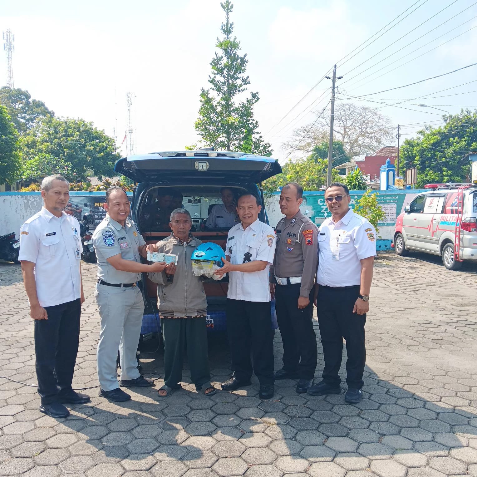 Jasa Raharja dan Tim Pembina Samsat Karanganyar Hadirkan Layanan Samsat Keliling di Kecamatan Jumapolo