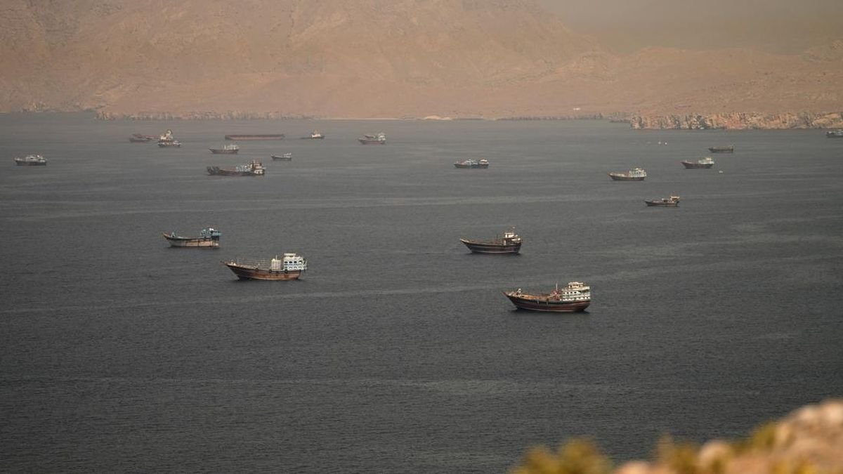 Ancaman Geopolitik Mengintai, Selat Hormuz dan Perang Dagang Berpotensi Memanas