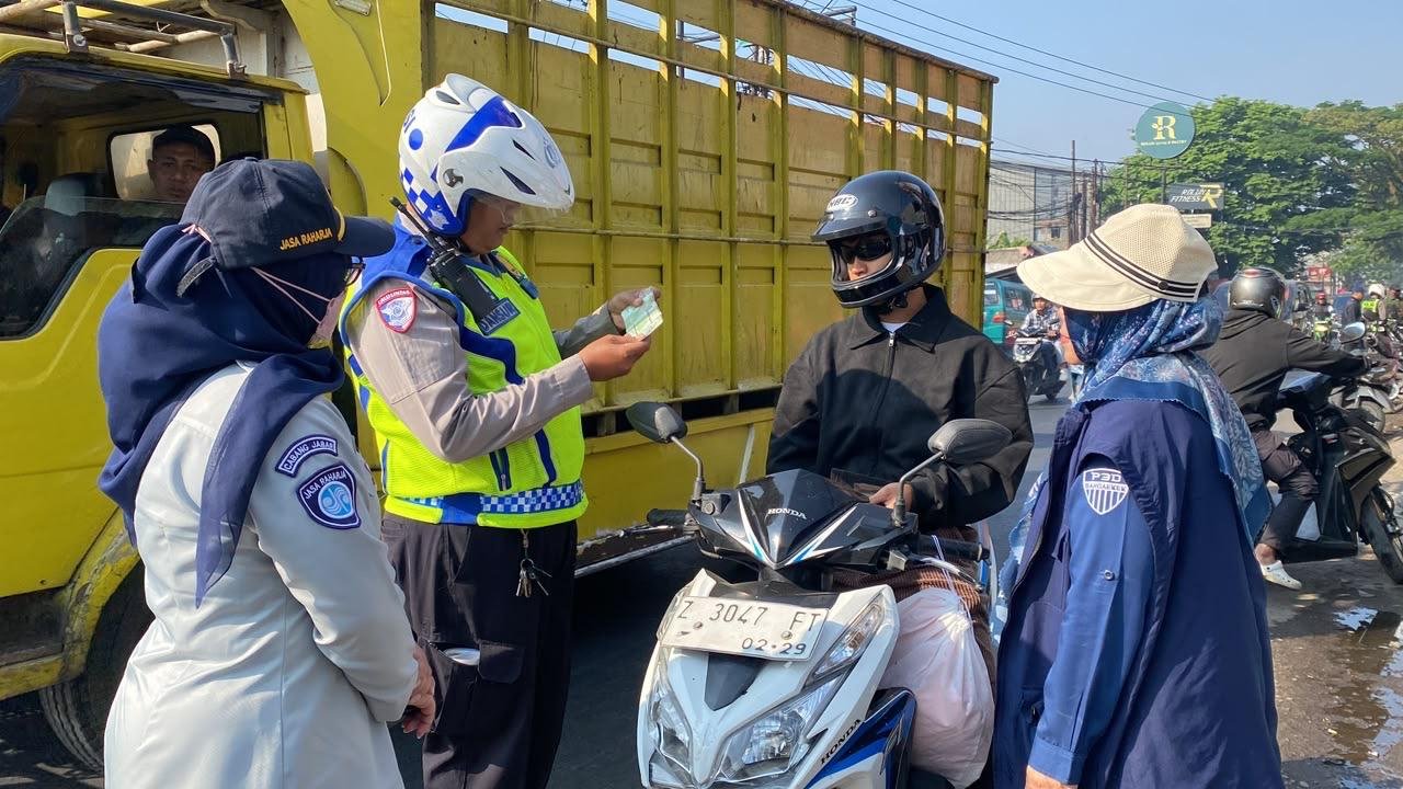PT Jasa Raharja (Persero) Kanwil Utama Jawa Barat Bersama Tim Pembina Samsat Gelar Operasi Gabungan di Wilayah Rancaekek untuk Tingkatkan Kepatuhan Wajib Pajak dan Keselamatan Berlalu Lintas