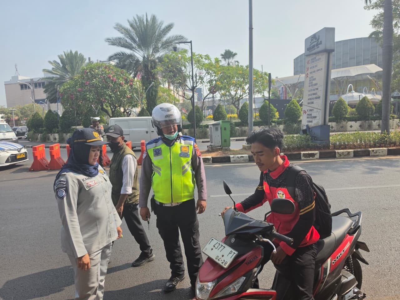 Jasa Raharja Karawang Bersama Tim Pembina Samsat Gelar Operasi Gabungan, Tingkatkan Kepatuhan Pajak Kendaraan Dan Keselamatan Lalu Lintas