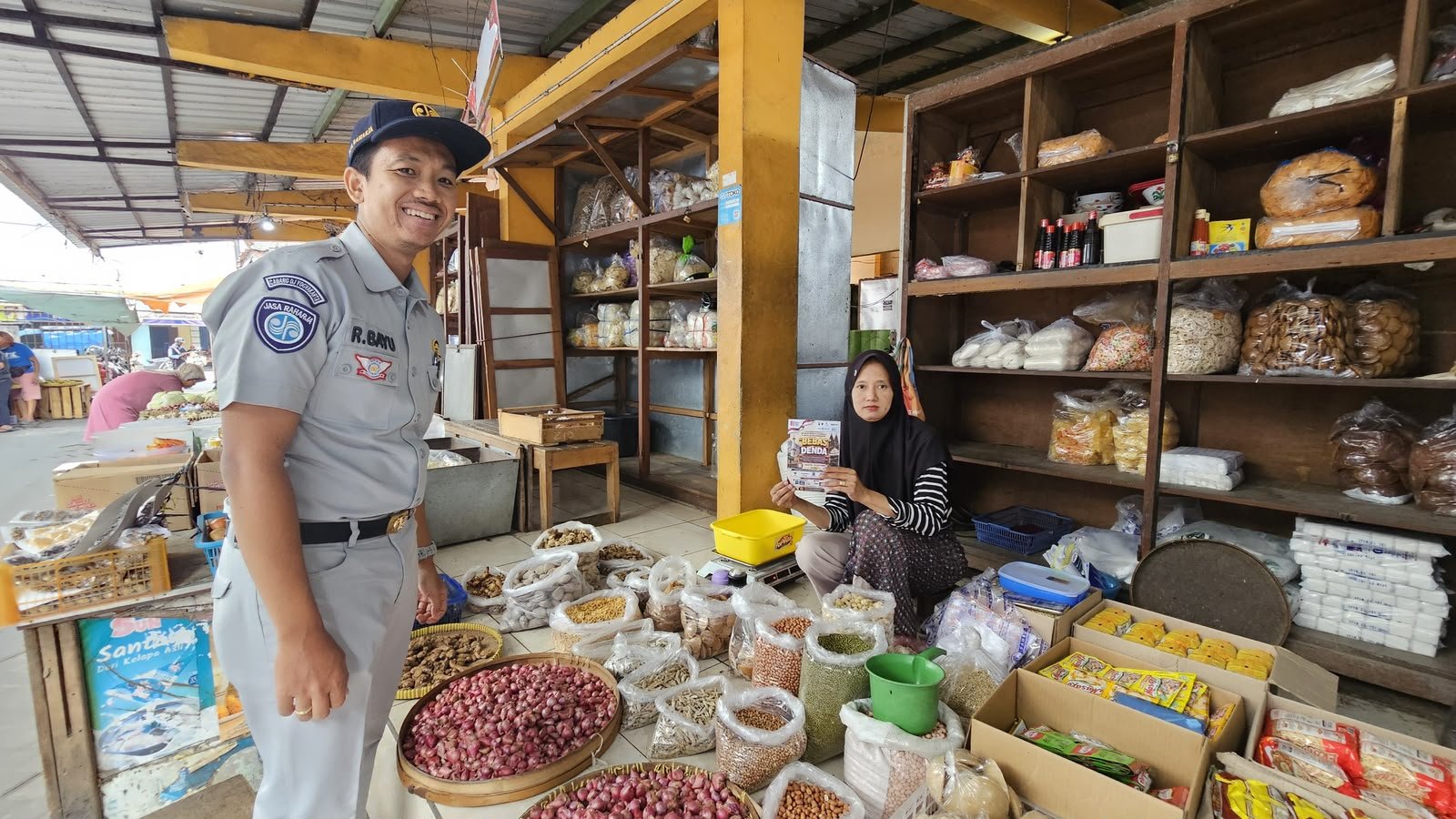 Sambangi Pasar dan Alun-Alun Bantul, Jasa Raharja Ajak Masyarakat Manfaatkan Program Bebas Denda