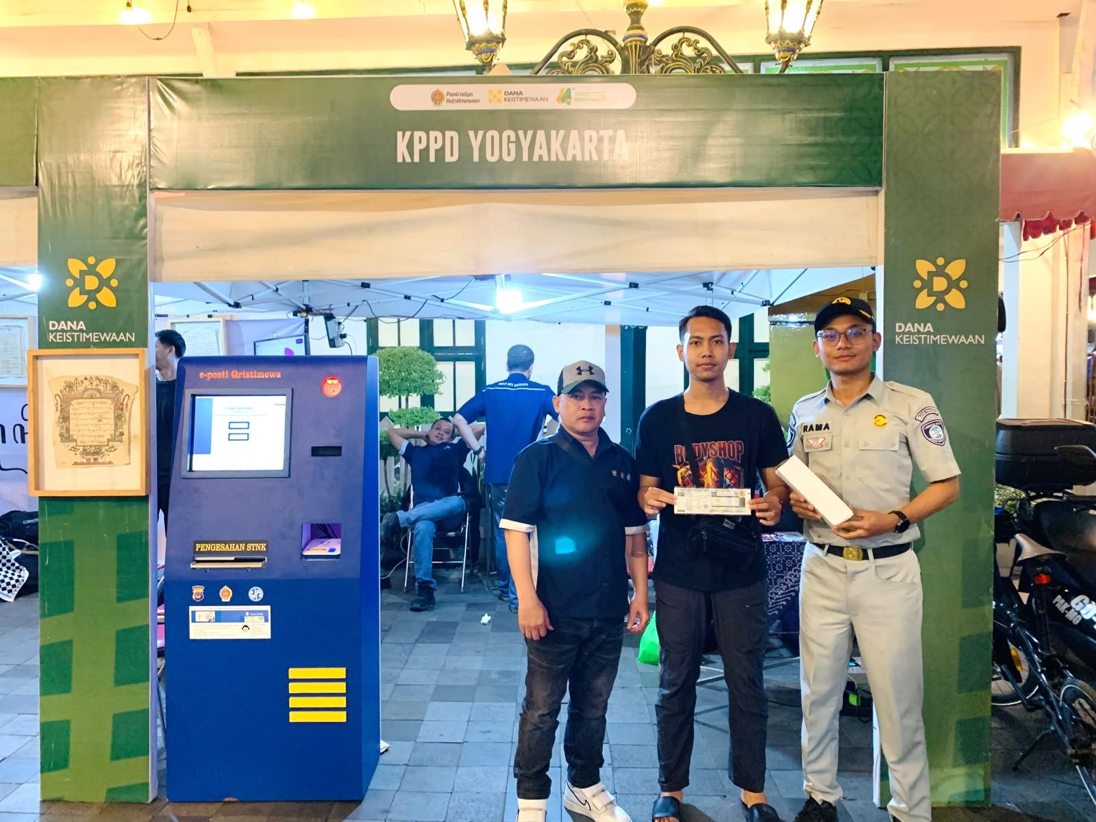 Godoor Pakmo Hadir di Malioboro, Bayar Pajak Kendaraan Semakin Mudah pada Malam Hari
