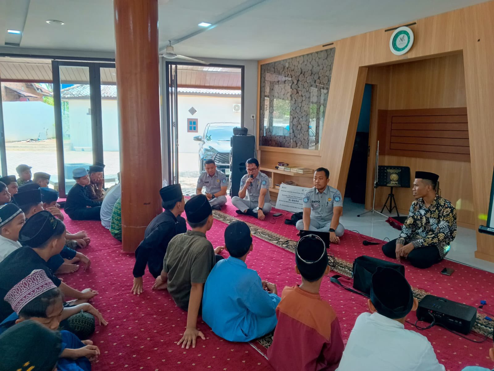 Jasa Raharja Perkuat Edukasi Keselamatan Lalu Lintas di Ponpes Al Bakri Menggala