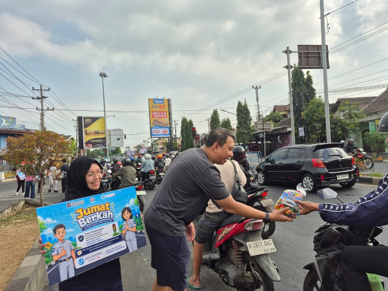Jasa Raharja Sukoharjo Perkuat Semangat Kebersamaan dan Edukasi Keselamatan melalui Senam Bersama dan Jumat Berkah