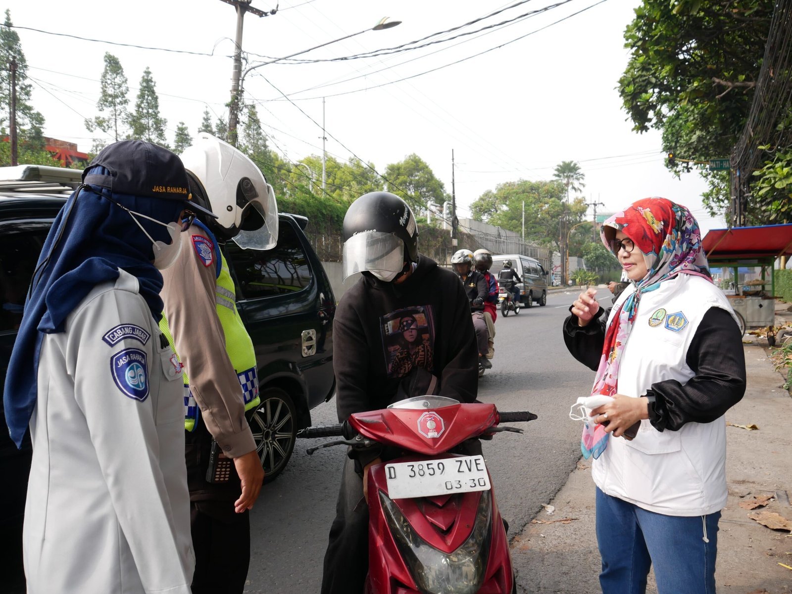 Jasa Raharja Bersama Tim Pembina Samsat Kabupaten Bandung II Soreang Gelar Operasi Gabungan di Area PT. Venamon Katapang Kabupaten Bandung