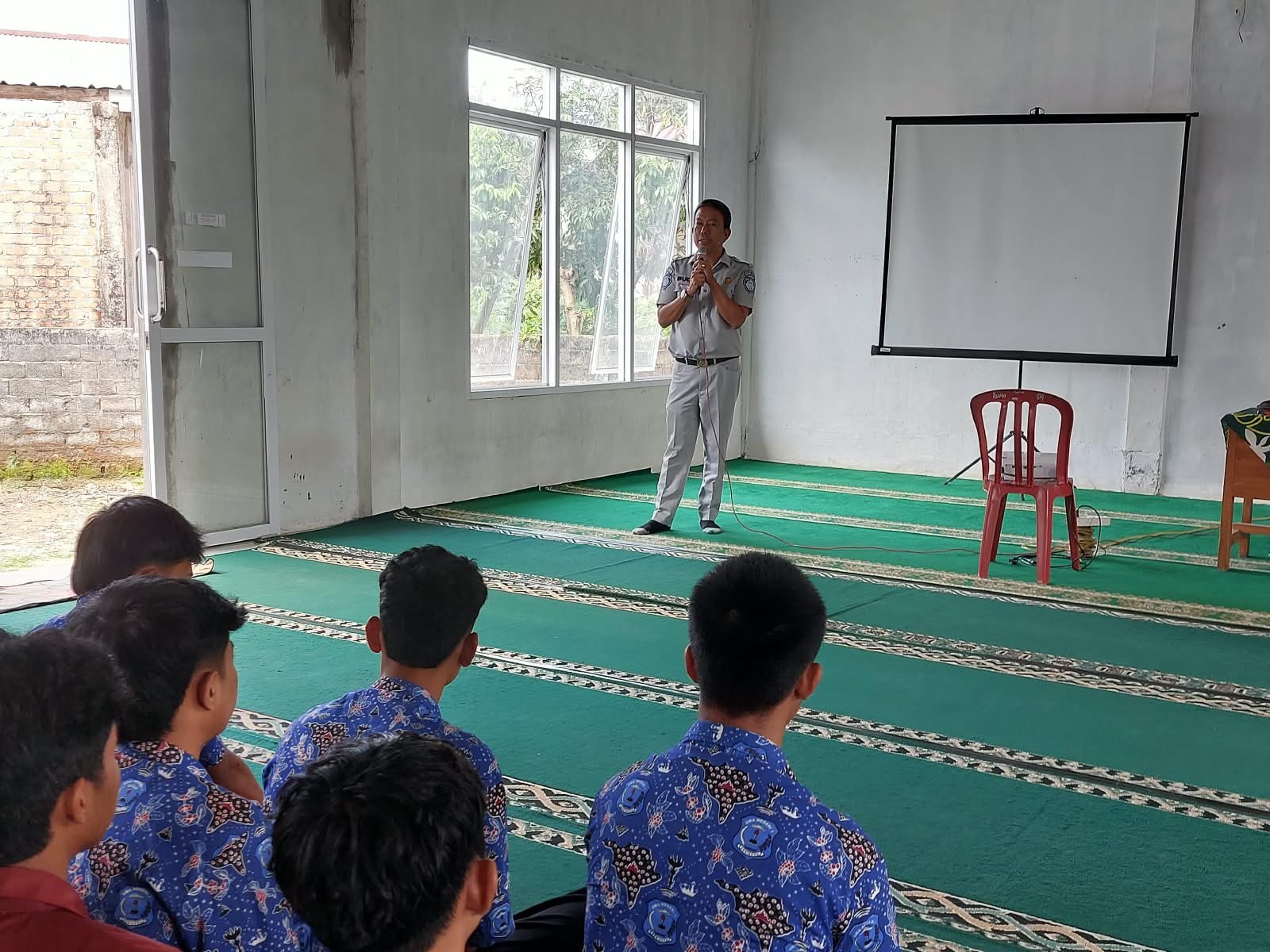 Jasa Raharja Edukasi Siswa SMAN 1 Sekincau Lampung Barat, tentang Keselamatan Berkendara dan Keringanan Pajak